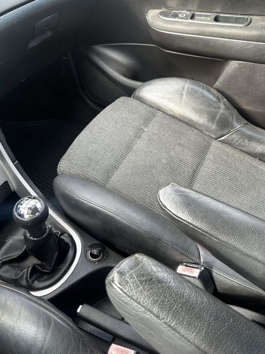 Peugeot 307 1.6 hdi propietar de 2 ani  plus inca unu pentru piese