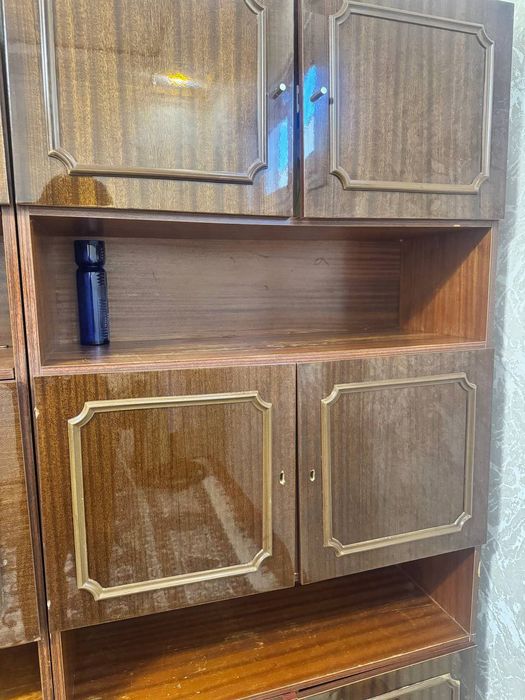 Modulli shkaf (garnitur) sotiladi!