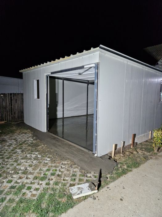 Vând garaj auto din panouri Sandwich 6x4