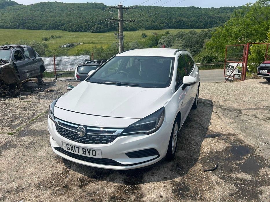 De vanzare Capota Opel astra K