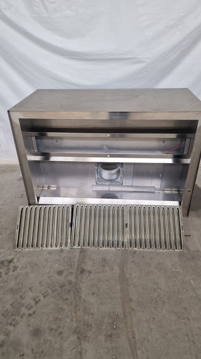 Продавам професионална аспирация-отдушник, чадър/аспиратор/