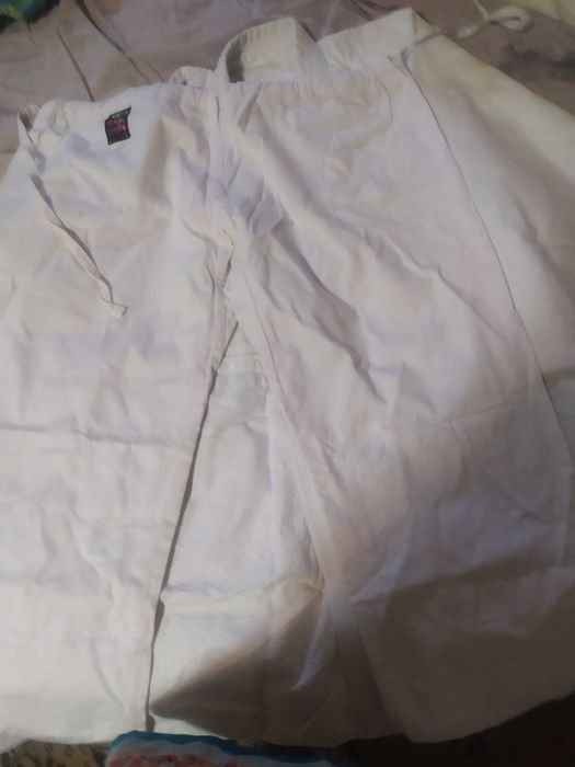 Продам белое кимано