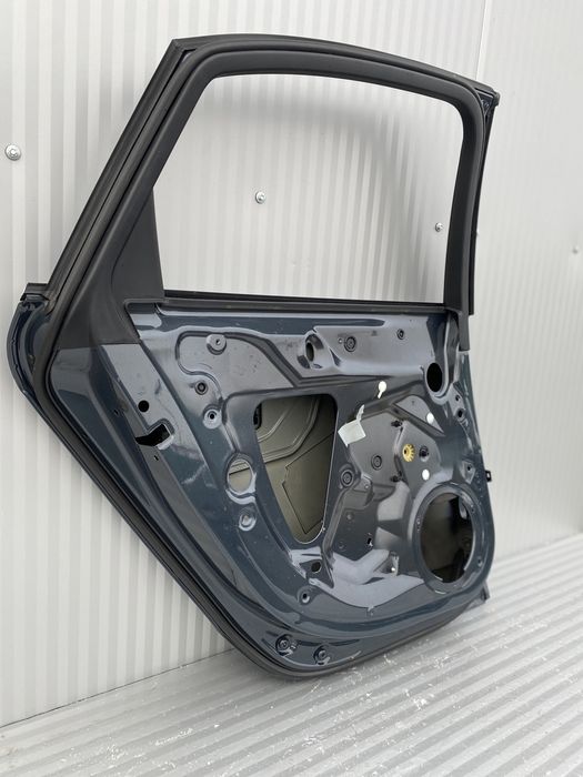 Usa st spate Audi A4 B8 Limuzina • cod de culoare LZ7H • 2008-2012