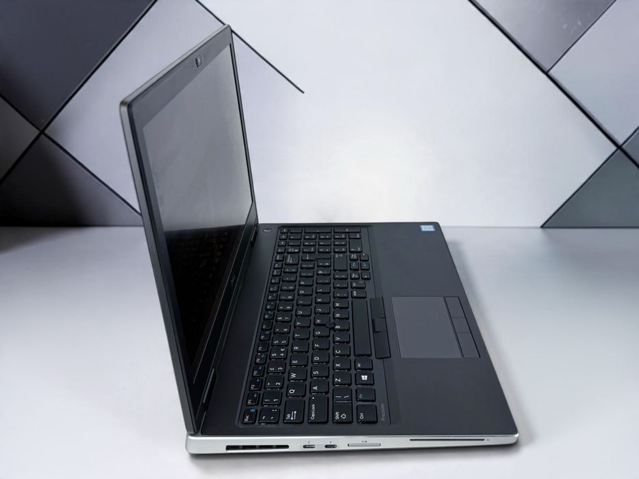 Лаптоп Dell Precision 7540 FHD Intel i7 - 9850H 32GB RAM 512GB SSD NVIDIA Quadro T1000 Перфектен! Гаранция!