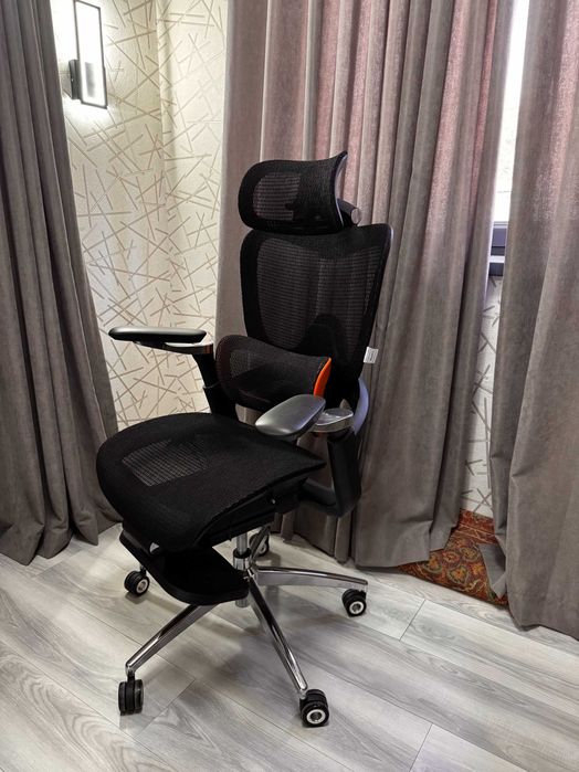 Эргономичное офисное кресло премиум-класса