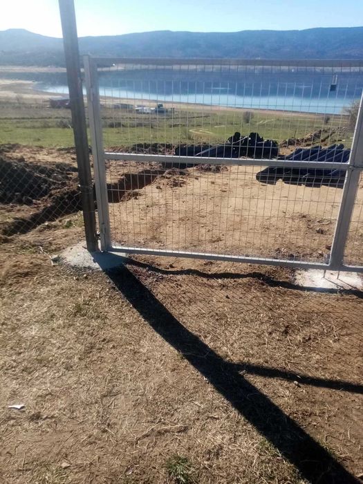 Продава парцели язовир Батак първа линия вода