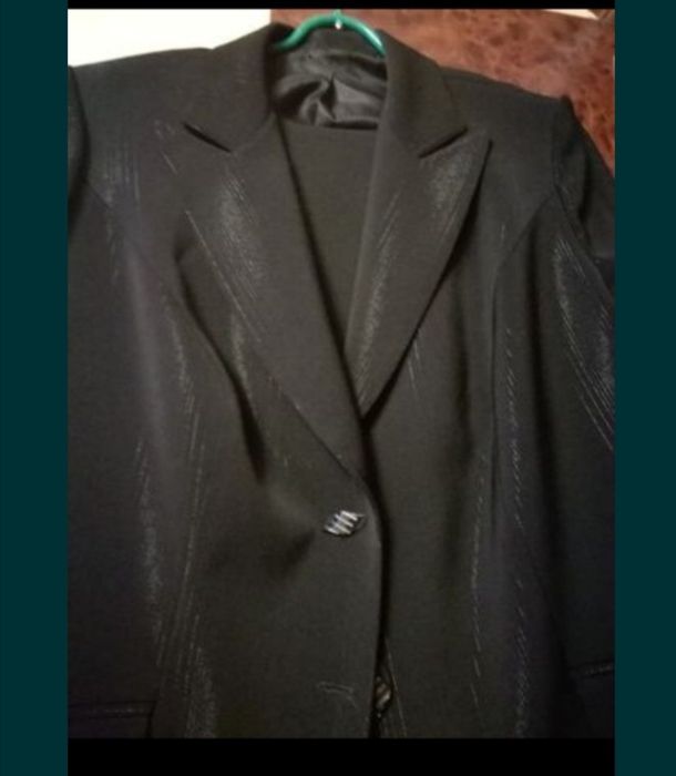 Продам женские платья