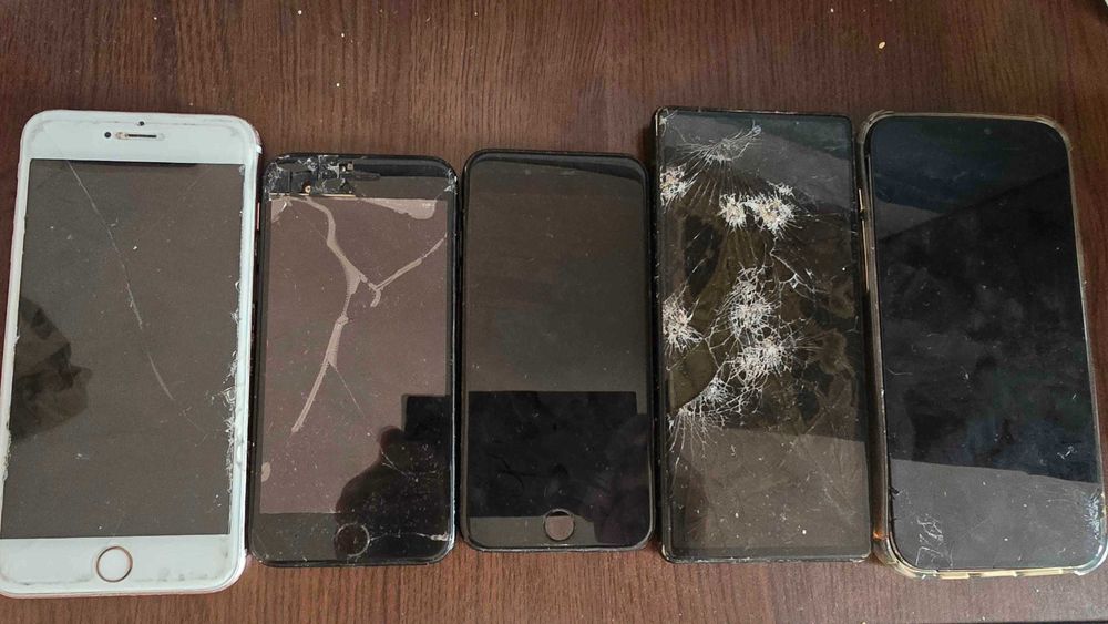 Lot telefoane Apple/google de piese