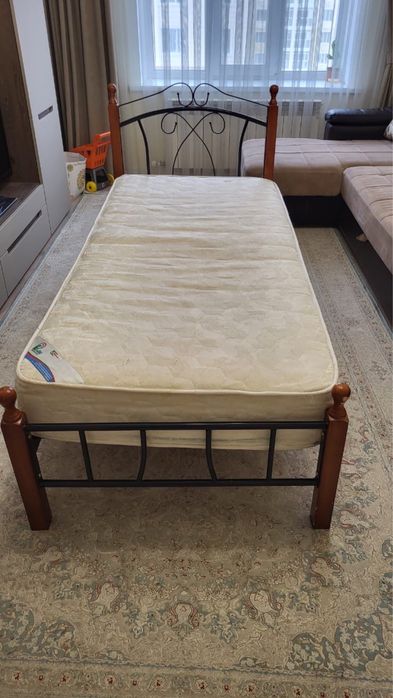 Продам кровать в хорошем состоянии