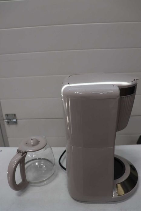Шварц кафемашина Russell Hobbs, Brontë Stone, 1.25л, 1100W, технология WhirlTech, поддържане на топлината, стъклена кана, лек ДЕФЕКТ