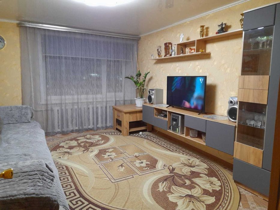 Продам 3-х комнатную кв улучшенной планировки в районе ЖД вокзала.