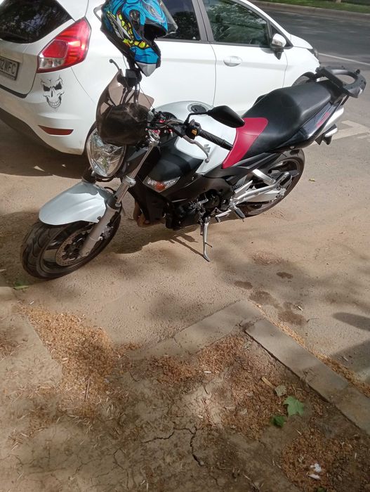 Motocicletă gsr 600 Suzuki