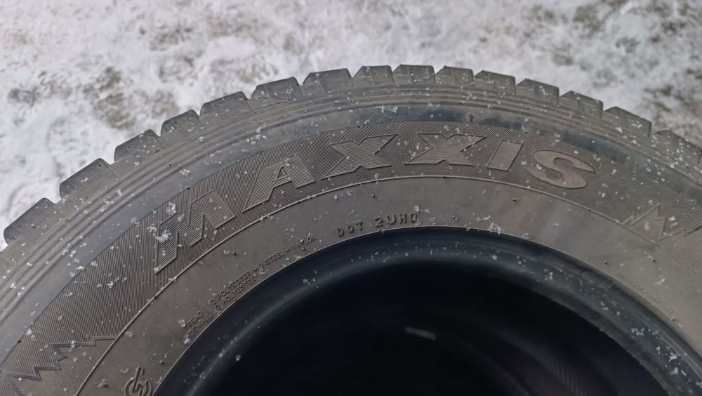 Резина максис зима комплект