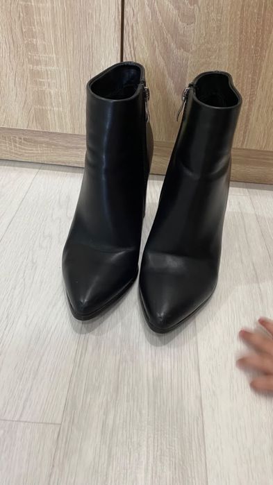 Продам женские ботильоны