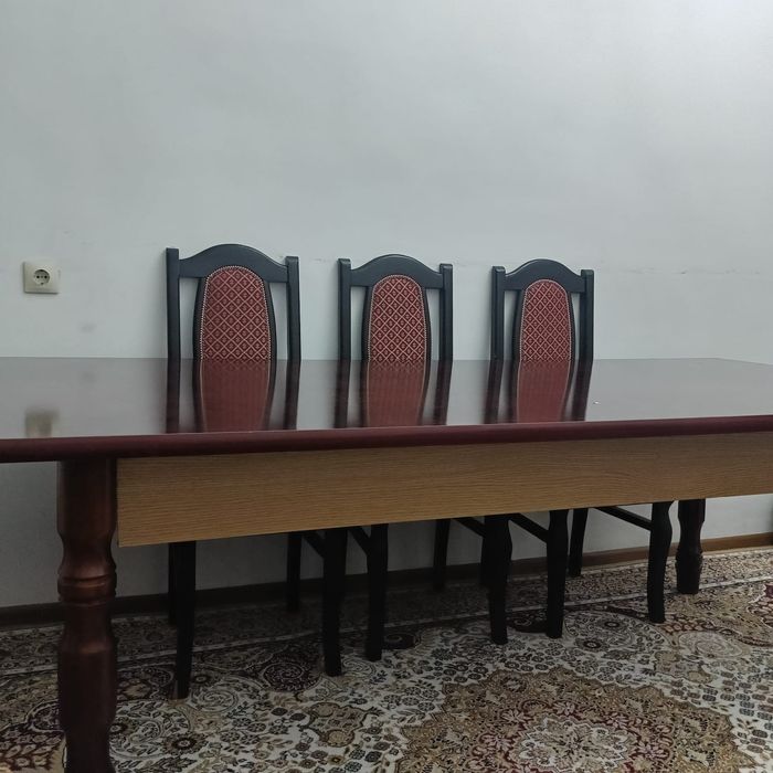 Продается большой стол