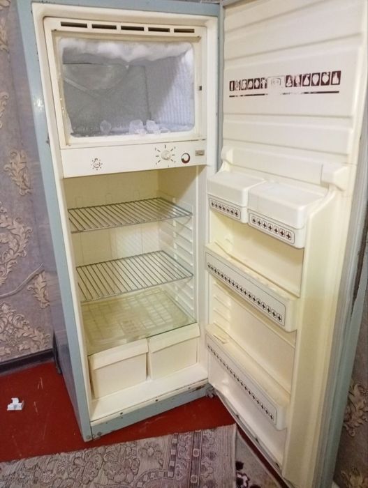 Холодильник продается