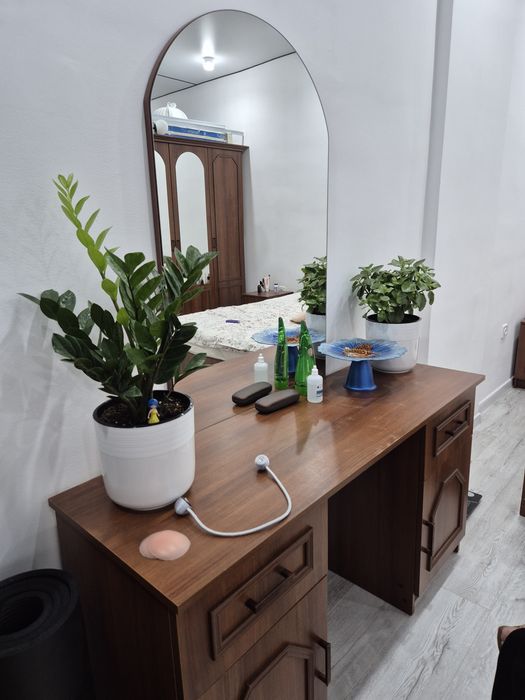 Продам ночной столик в хорошем состоянии б/у