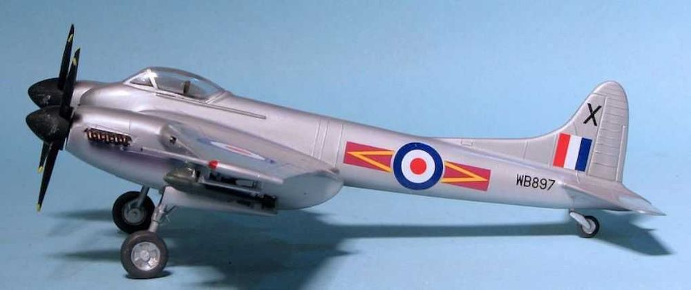 модель самолёта D.H.Hornet 1/72 наглядное пособие в класc