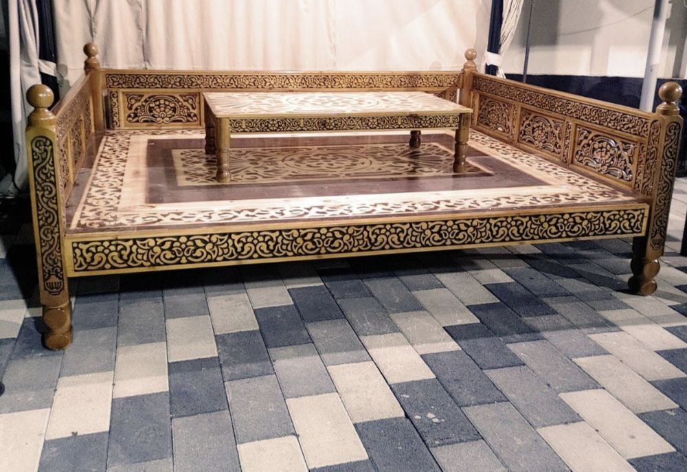 Топчан из ореха новый ручная работа