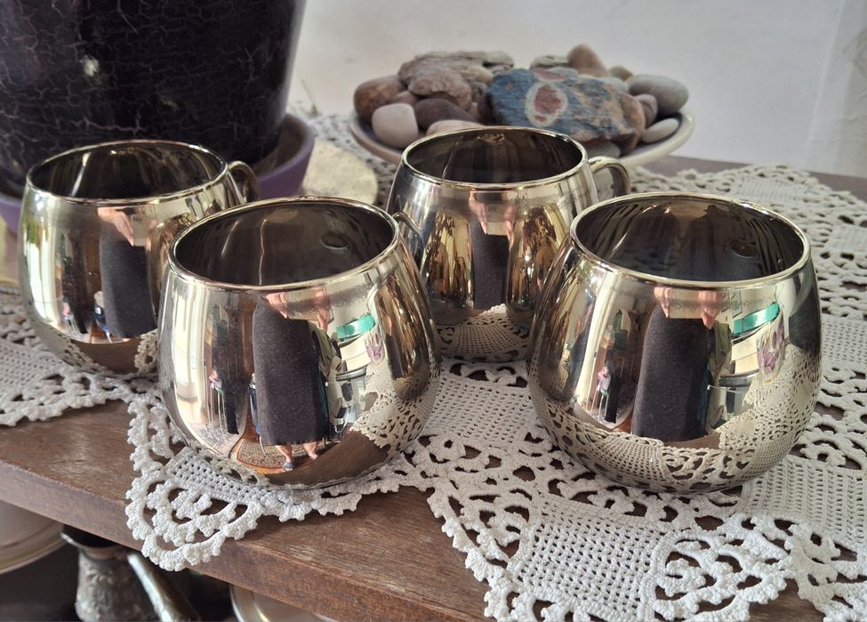 Винтидж сервиз за чай от фино,тънкостенно огледално огнеупорно стъкло.