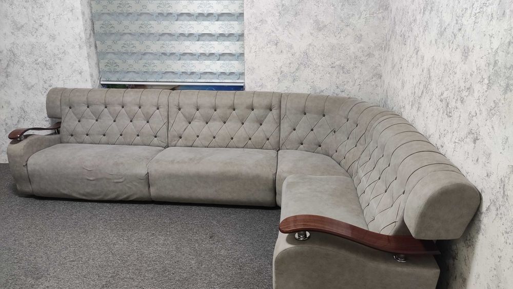 Мебель диваный уголок стол и шкаф