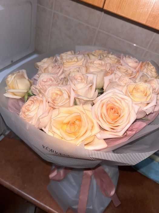 Роза гүл сатылымда 7000 теңге