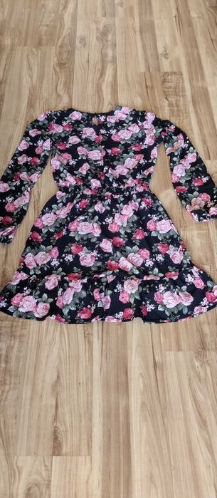 Дамска рокля на цветя