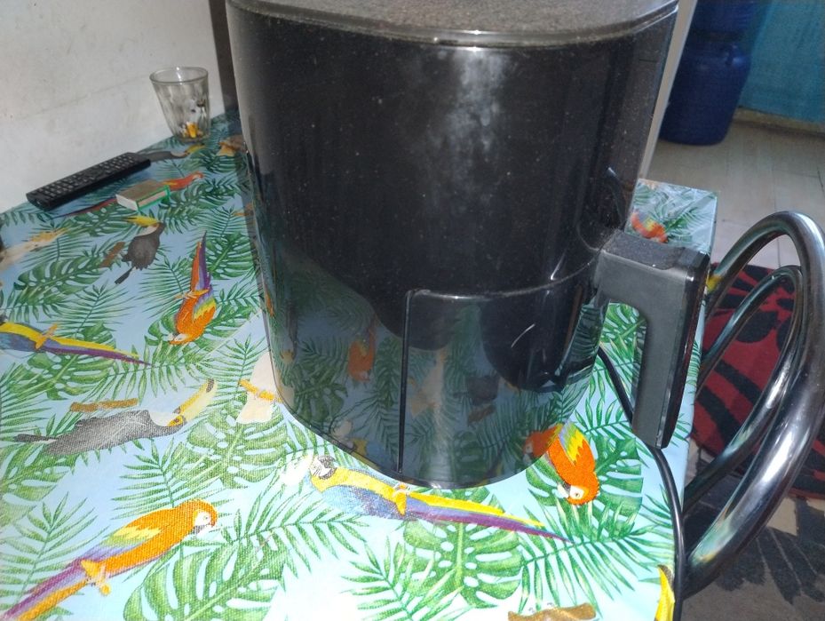 Vând friptoza cu aer