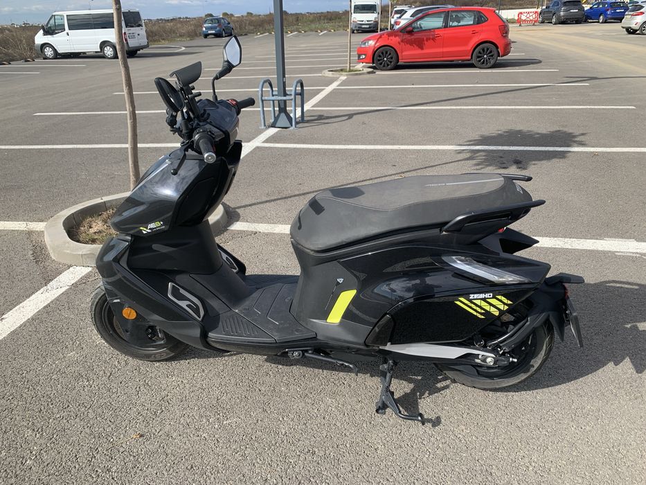 Scuter electric Zeeho AE8+