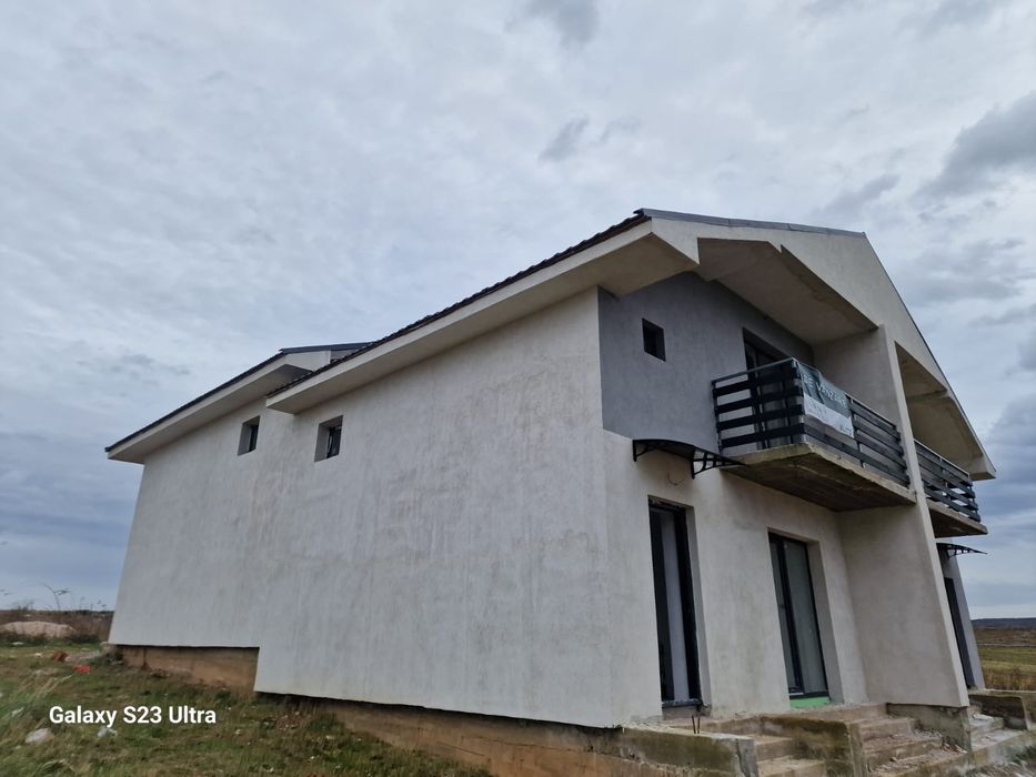 Apartamente 3 camere de vanzare ( sau casa 4 ap)