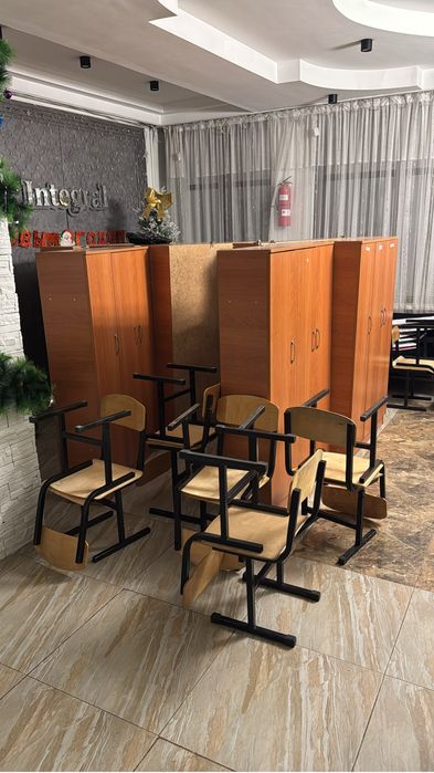 Школьные шкафчики