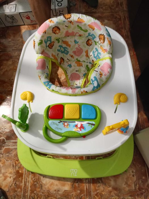 Продавам проходилка за бебе