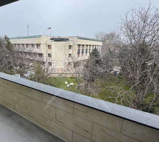 Продава се Тристаен апартамент в Първомай - 105 кв.м за 403 €/кв.м - Снимка #3