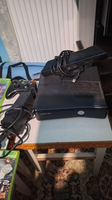 Xbox 360 plus 9 jocuri