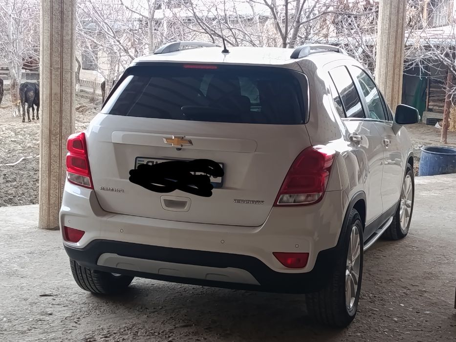 Avtomobil treker 1...