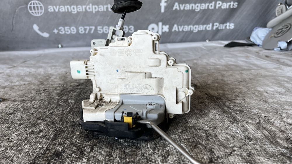 Audi A4 2008 задна лява брава