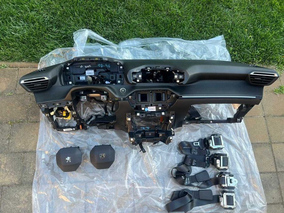 Kit Plansa de bord Peugeot 2008/208 anii 2019-2025