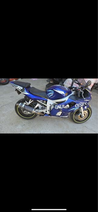 Vând Yamaha YZF-R6