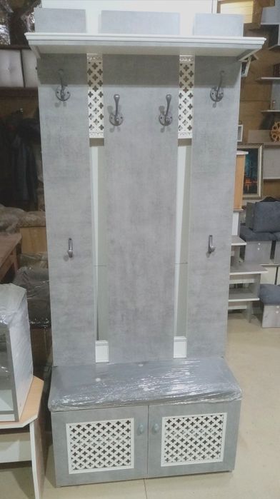 Продам новую вешалку в прихожую!