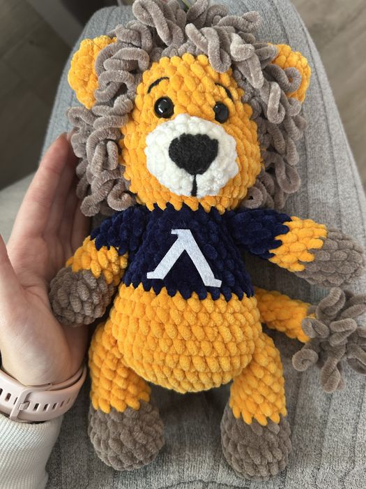 Лъвче с логото на левски