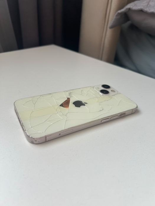 продам iphone 13
