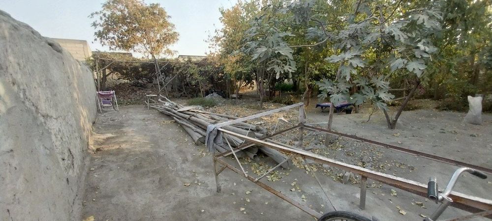 Йер участка сотилади