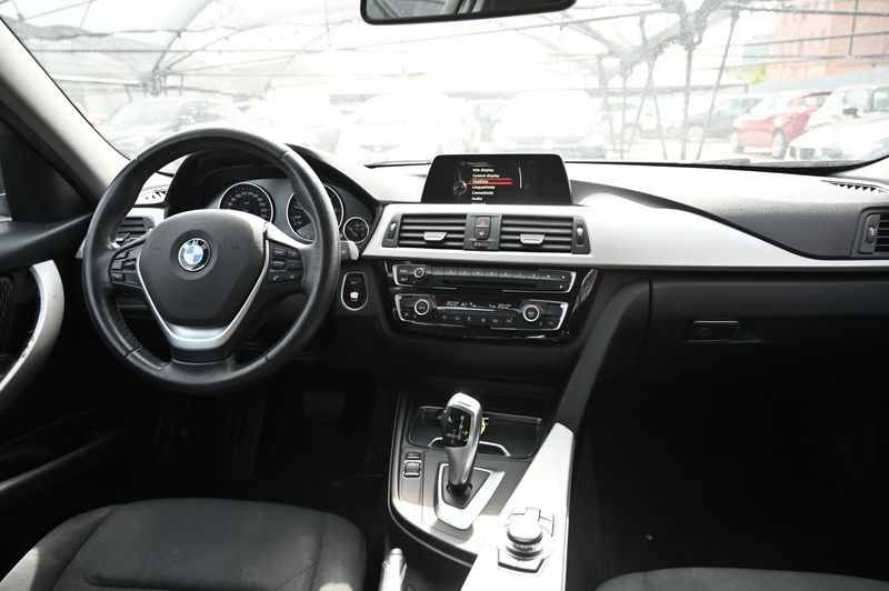 BMW 3er 320d xDrive Advantage 2017