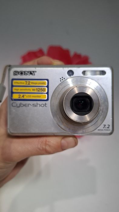 Компактен дигитален фотоапарат камера Sony S730