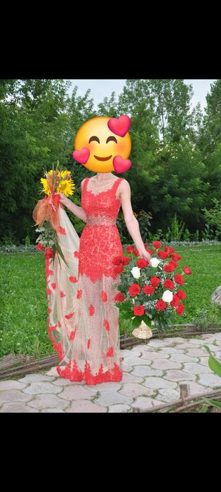 Rochie cu trena & sandale