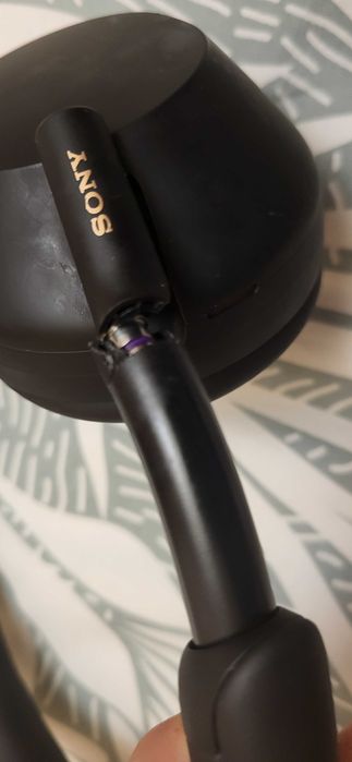 SONY WH-1000XM5 Fuctionale (de Piese) rupte pe ambele capete fuctionale 200 lei fix