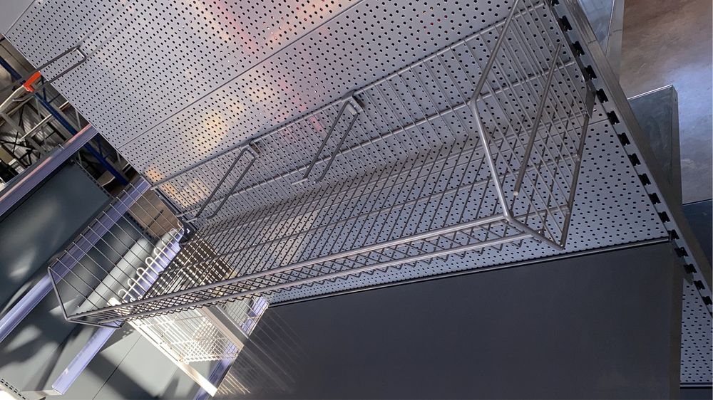 Стелажи за магазин намалени от 269 на 190 .