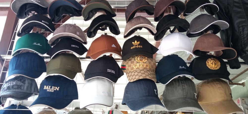 Oq kepka va turli xil kepkalar