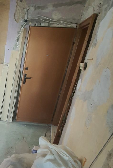 Входна врата метална