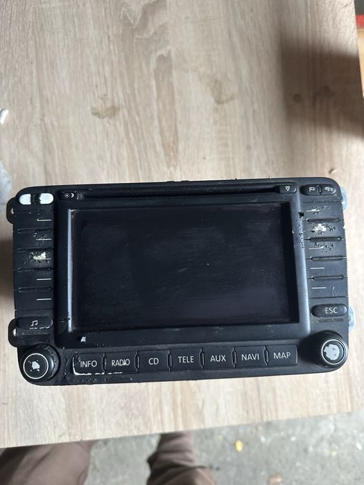 Продавам навигация за Голф 5